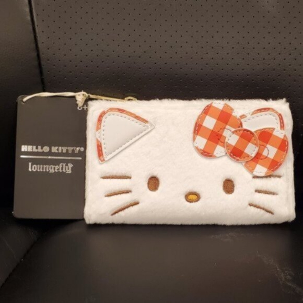 Hello Kitty Loungefly Wallet (NWT)
